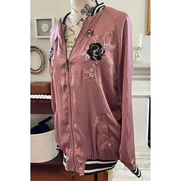 Billabong Bomber Jacket Women's Size S/P Pink Silky Floral Rose Ash Embroidered - Picture 5 of 10